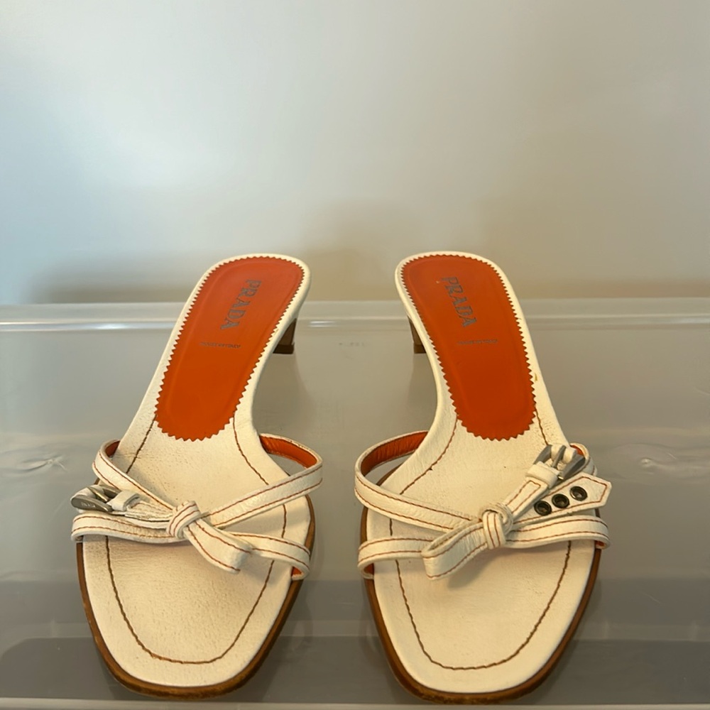 Vintage white mini Prada kitten heel